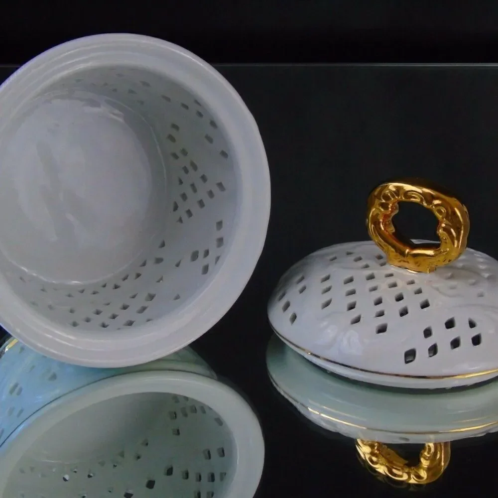 Godinger Gold Trimmed Round Butter Dish